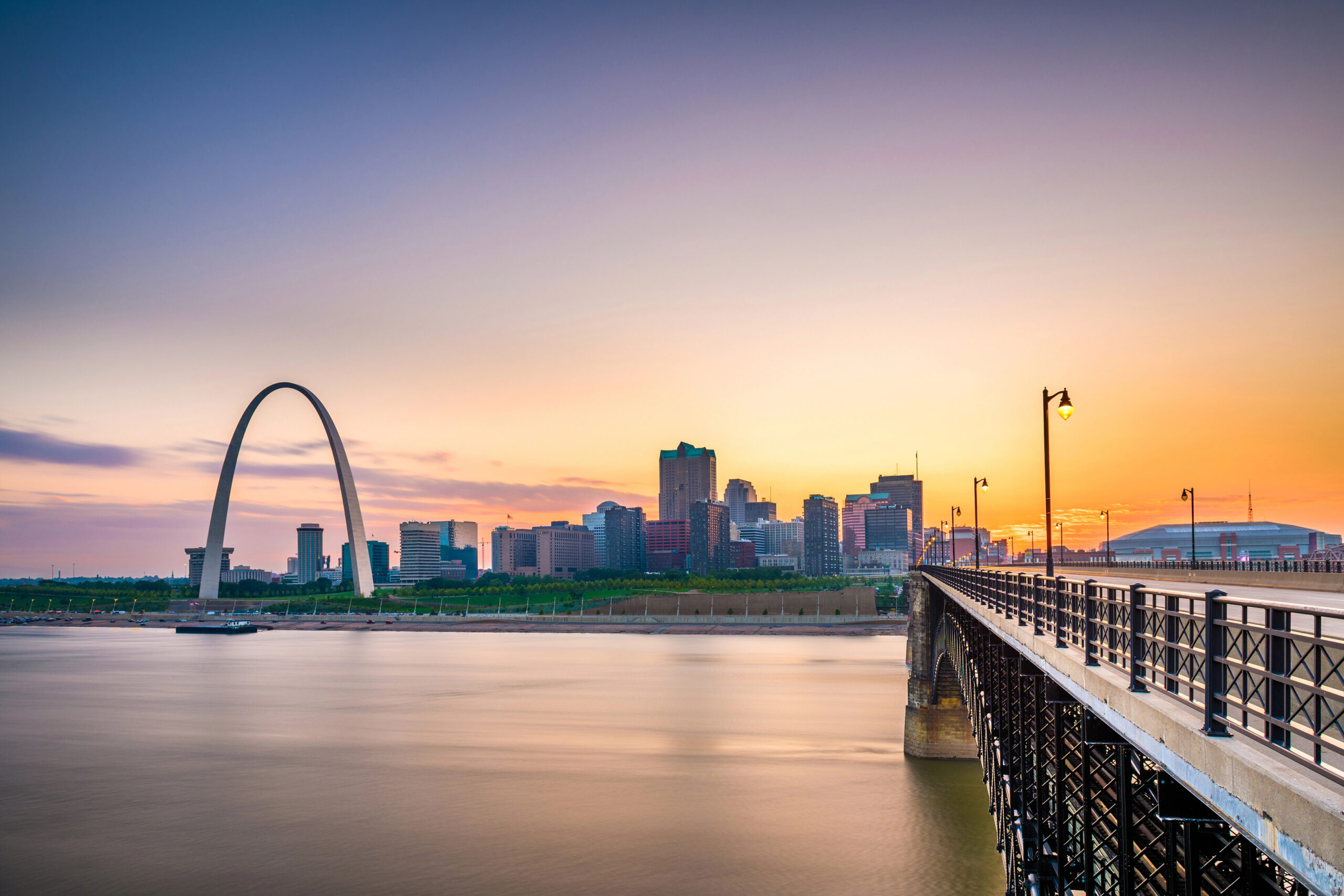 St. Louis, Missouri, USA downtown cityscape on the Mississippi River
