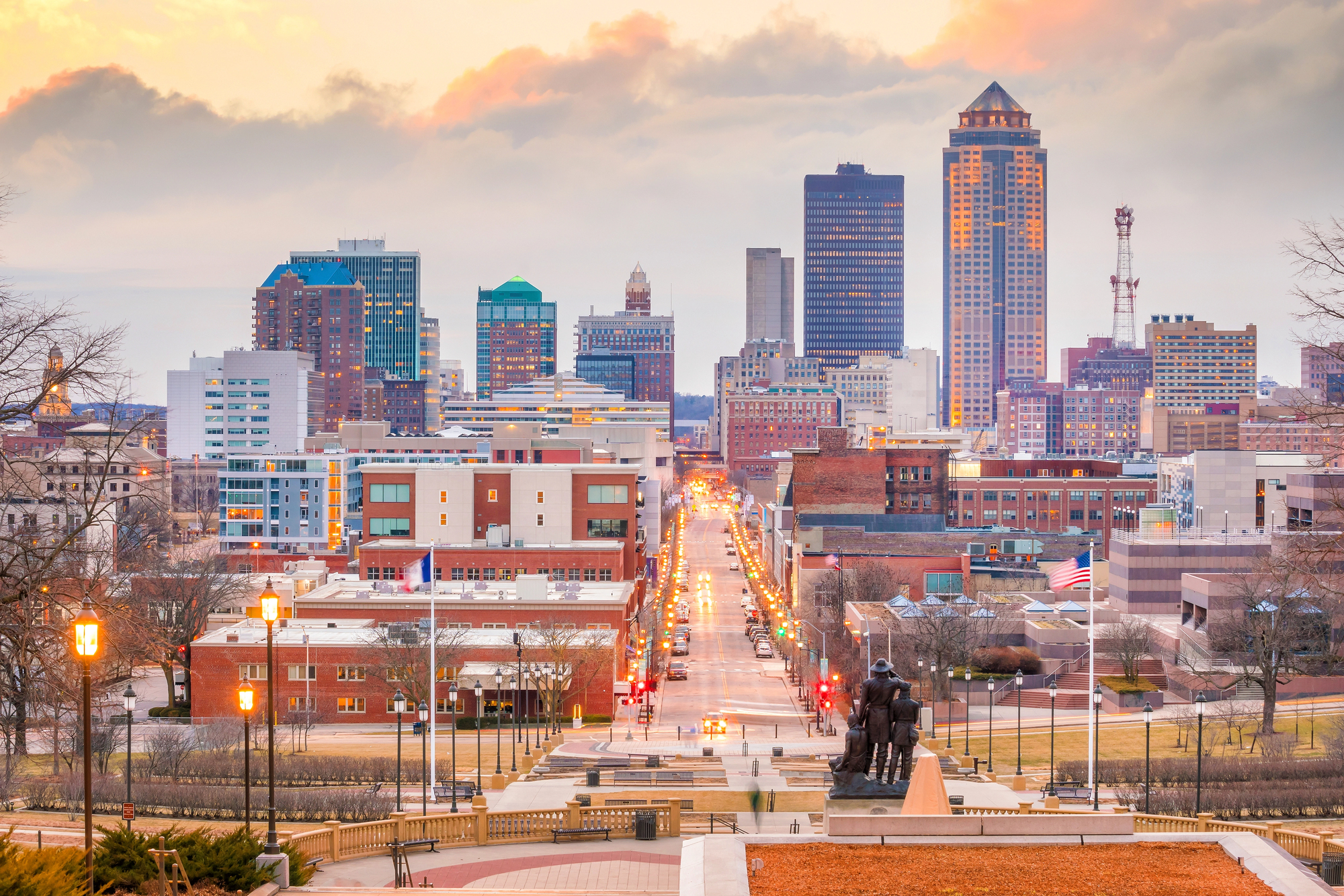 Des Moines Iowa skyline in USA (United States)